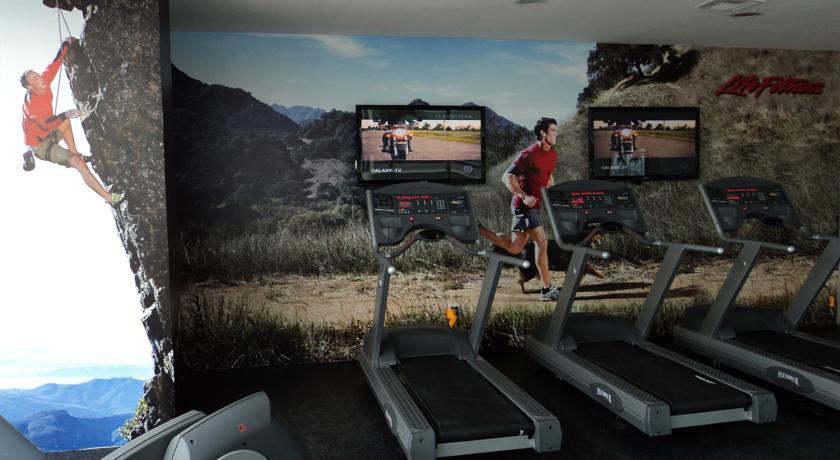 Hotel Tryp By Wyndham Guayaquil Airport Zewnętrze zdjęcie A treadmill